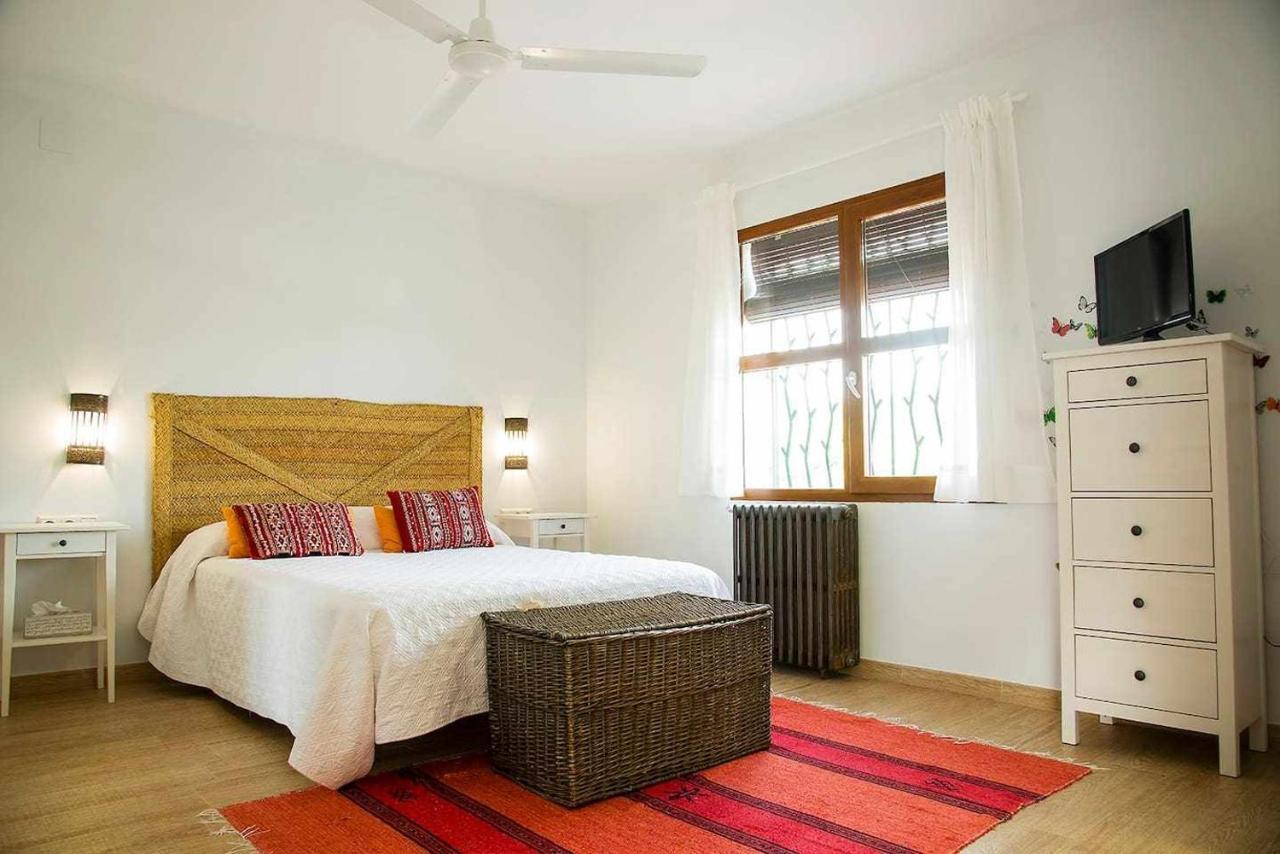 B&B Masia Aitona Vall d'Alba ภายนอก รูปภาพ