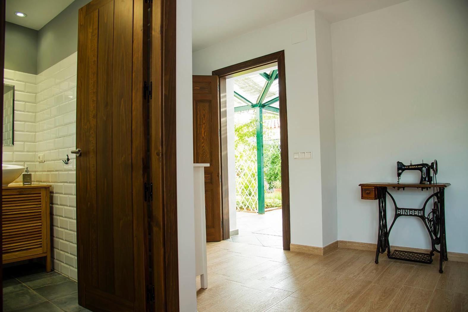 B&B Masia Aitona Vall d'Alba ภายนอก รูปภาพ